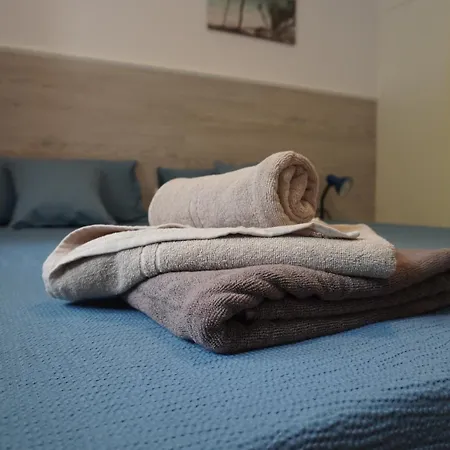 Apartment Skeleas *