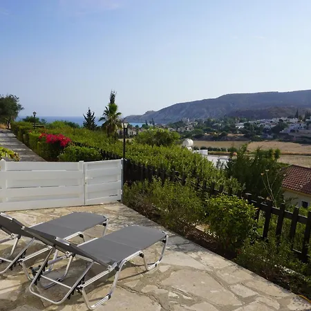 Skeleas * Pissouri